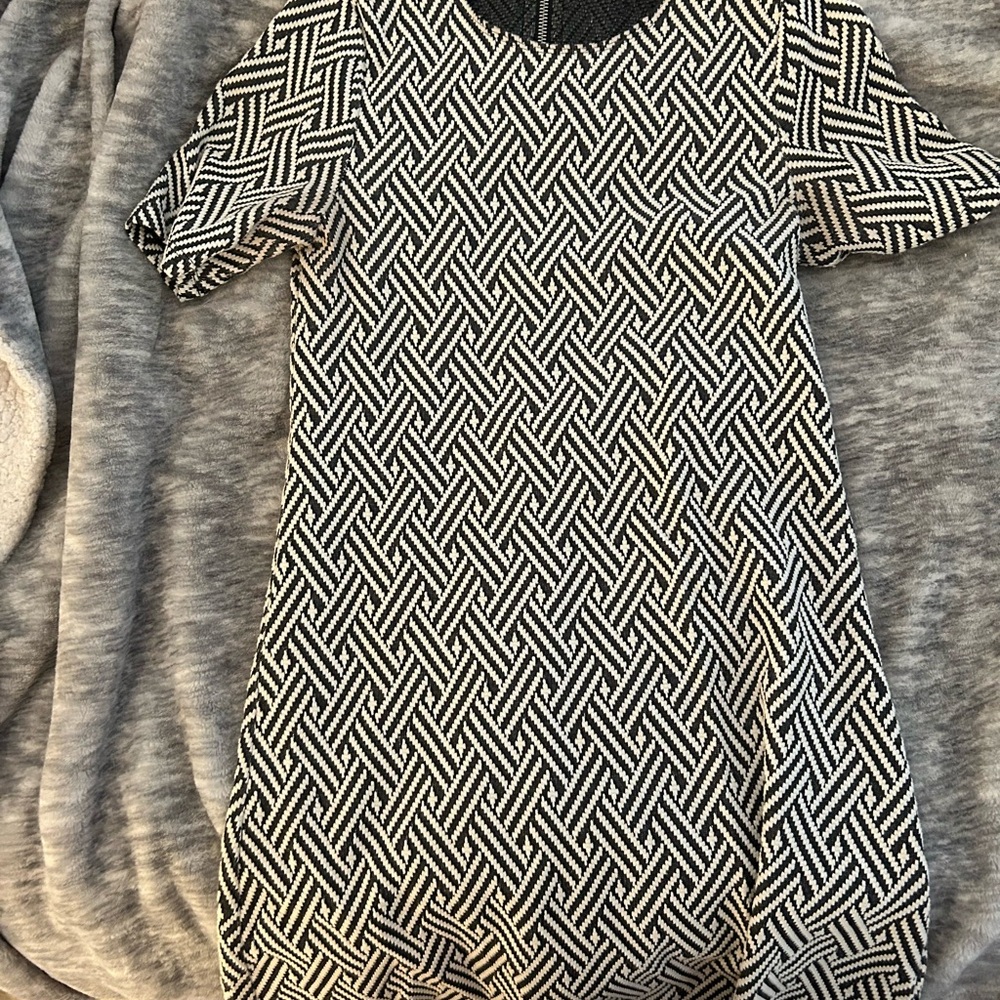 Black and White Patterned Dress perfect for the office
